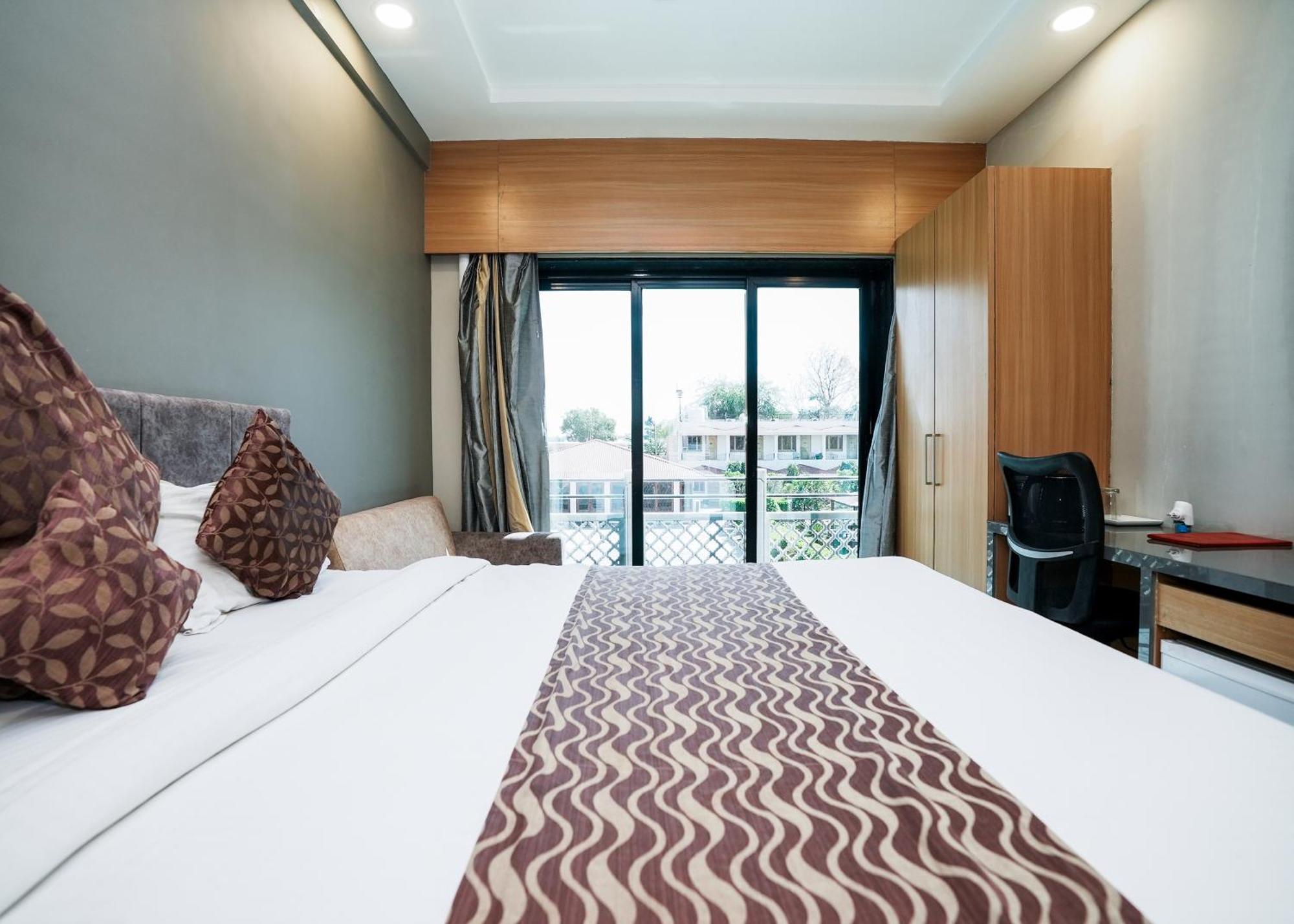 Rupis Resort Near Udaipur Airport Dabok Экстерьер фото
