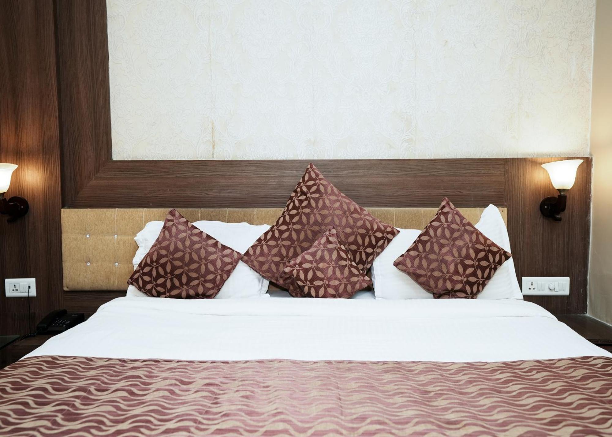 Rupis Resort Near Udaipur Airport Dabok Экстерьер фото