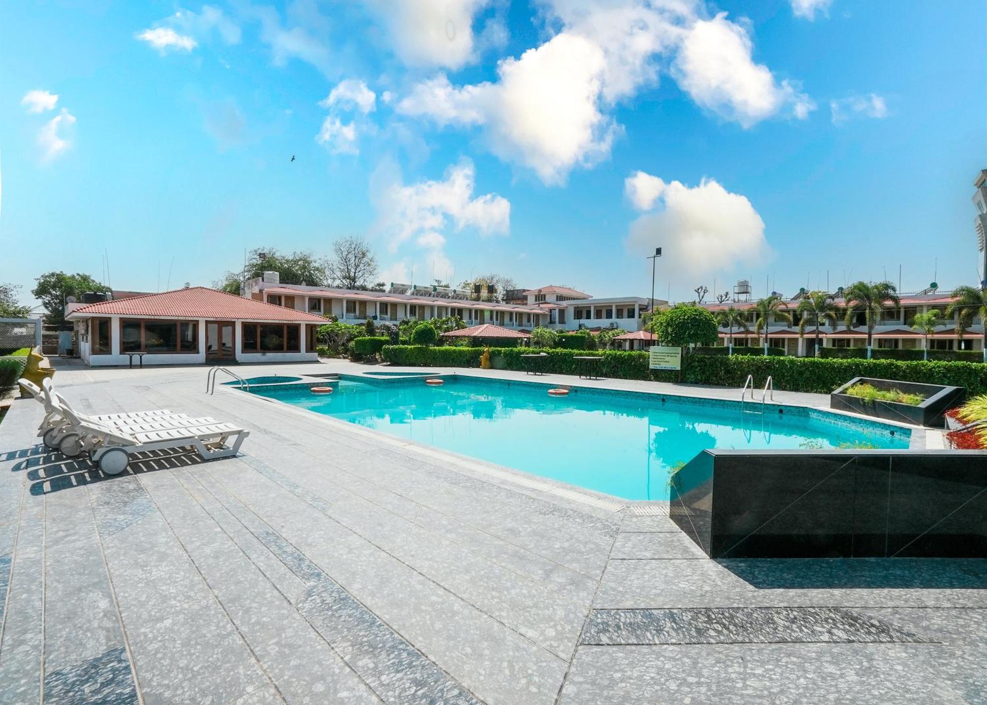 Rupis Resort Near Udaipur Airport Dabok Экстерьер фото