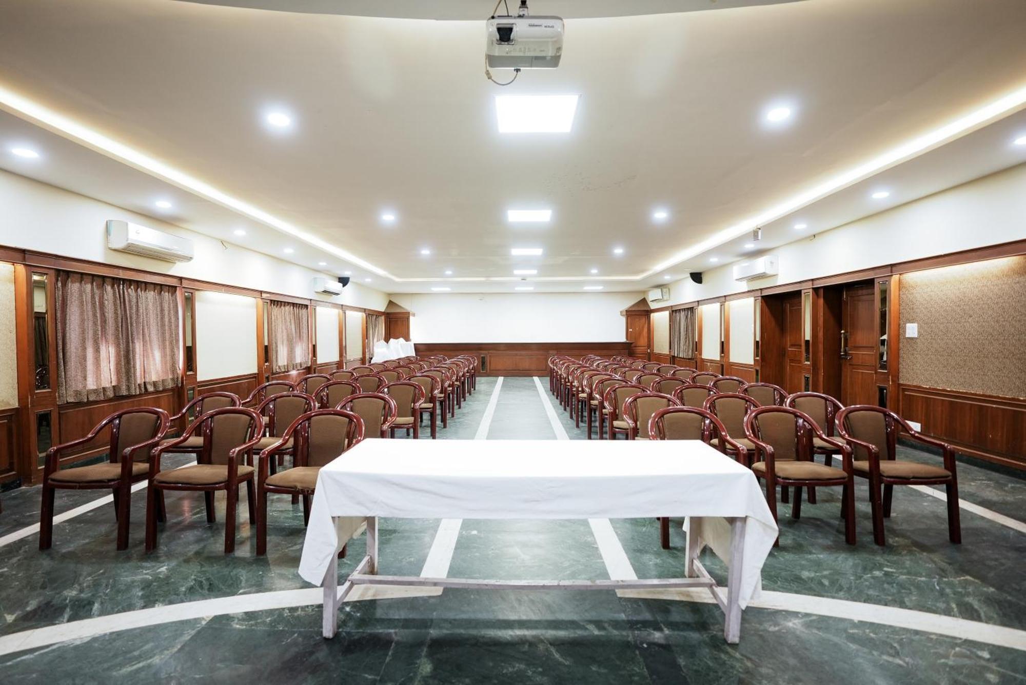Rupis Resort Near Udaipur Airport Dabok Экстерьер фото